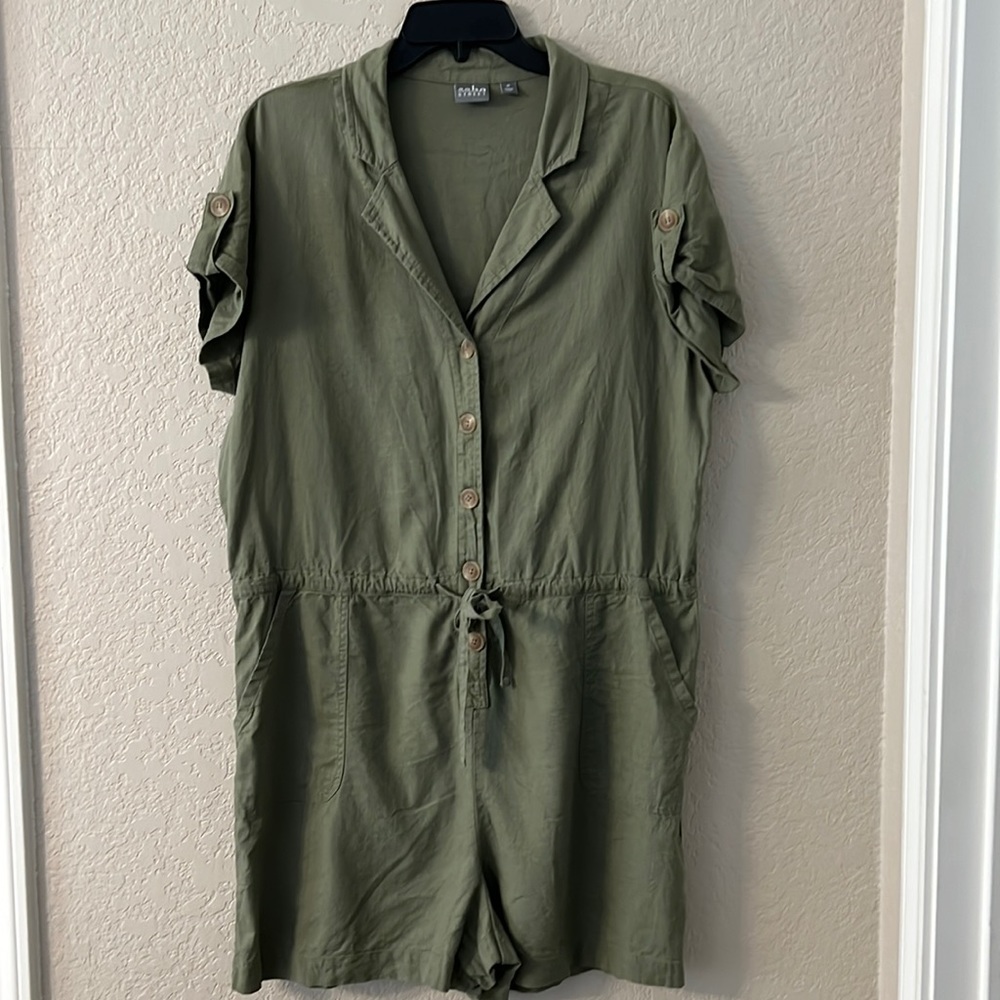 Soho New York Women’s Olive Linen Romper Shorts. Size XL. Beachy, Boho.